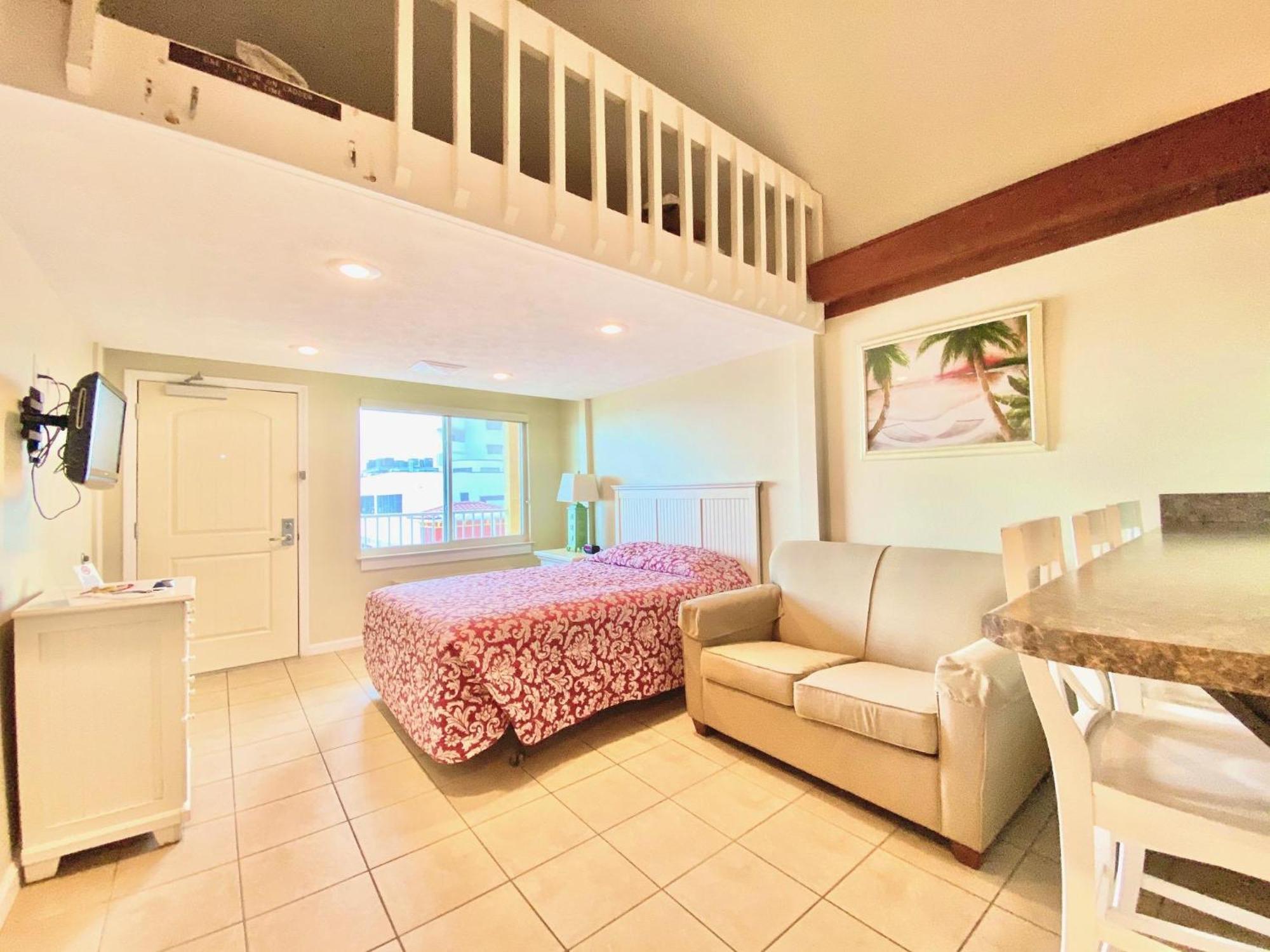 Casa Blanca Loft Apartment Panama City Beach